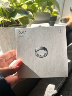 Brand New Oura Ring 4 ( Never Worn)