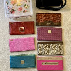 Miche Purse With Lot Of 9 Classic Magnetic Shells And Storage Crate. 