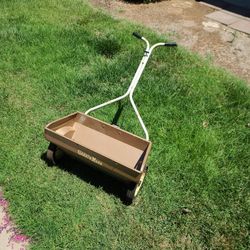 Waeds Garden Mark Fertilizer Seeder