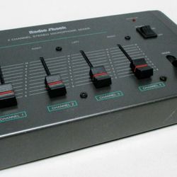 RADIO SHACK 4-Channel Microphone Mixer 32-1106