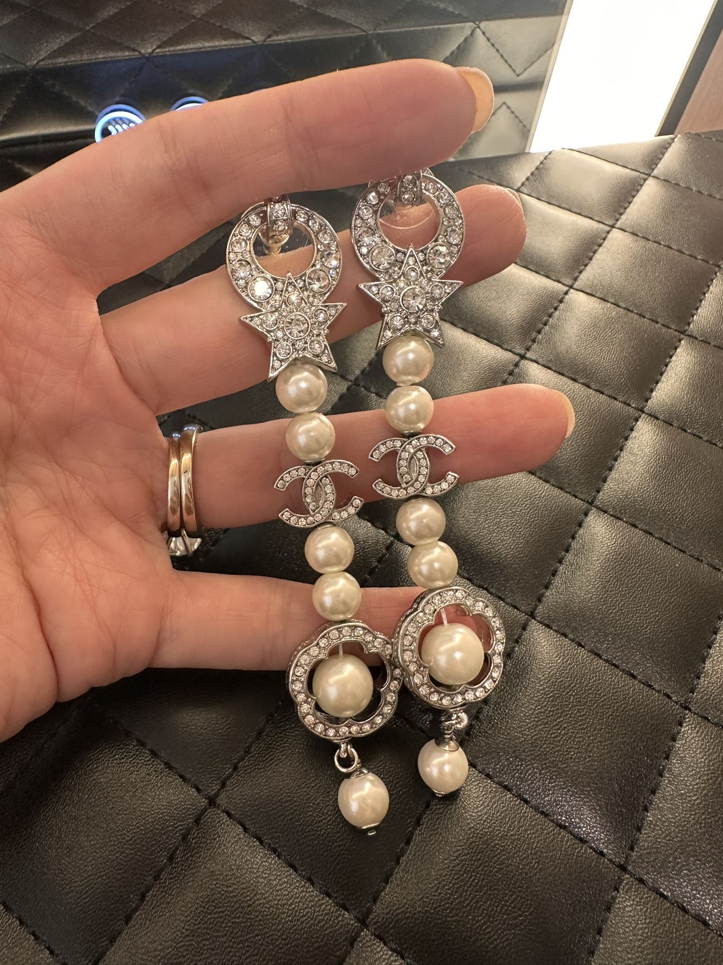 Chan*el earing only 1 pair