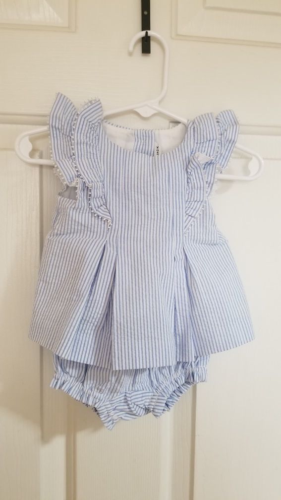 Baby girl outfit. Never worn. Size 0-3M