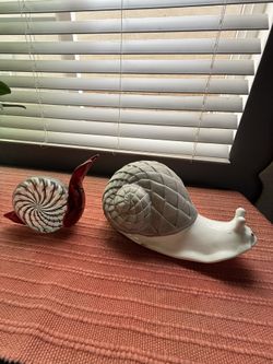 Decorative snail figurines