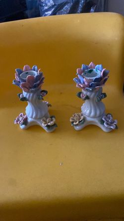 2 Flowers Candles Holder