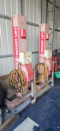 Rv lifts set