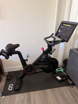 Peloton Stationary Bike With Screen And Mat