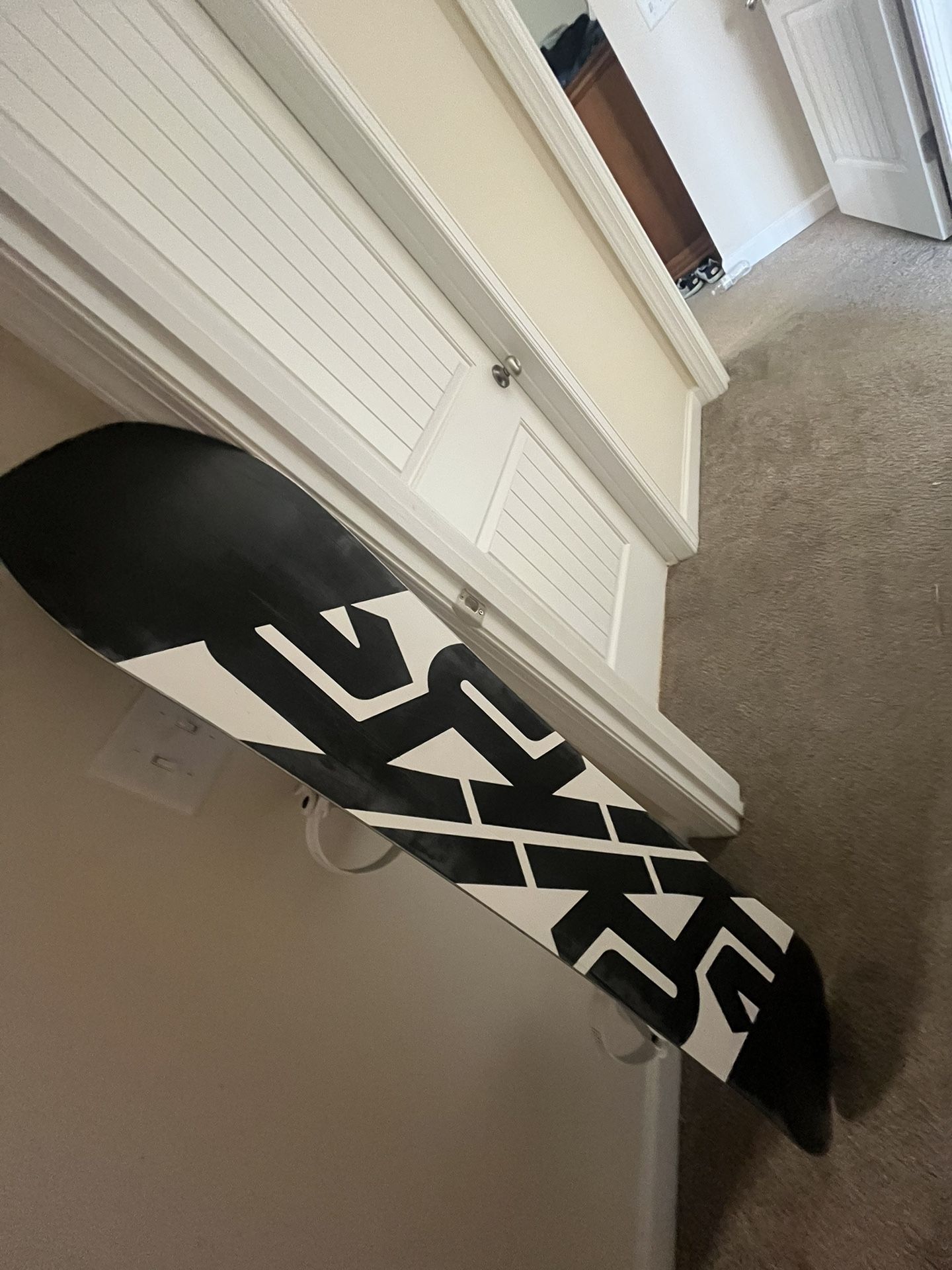 K2 snowboard with union force bindings