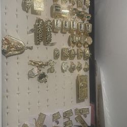 Gold jewelry 