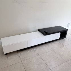 Modern TV Stand / Entertainment Center – 3 Drawers