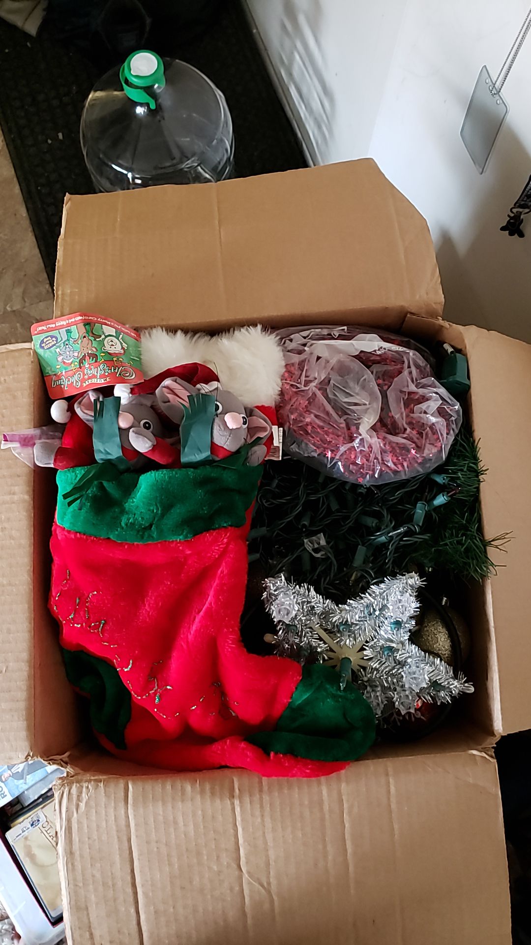 Box of Christmas decoration (more than 100 items)
