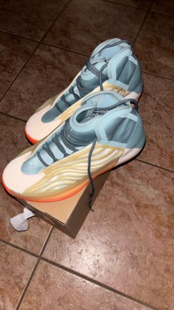 Adidas Yeezy Quantum Hi-Res Coral - Size 12 (With Box)