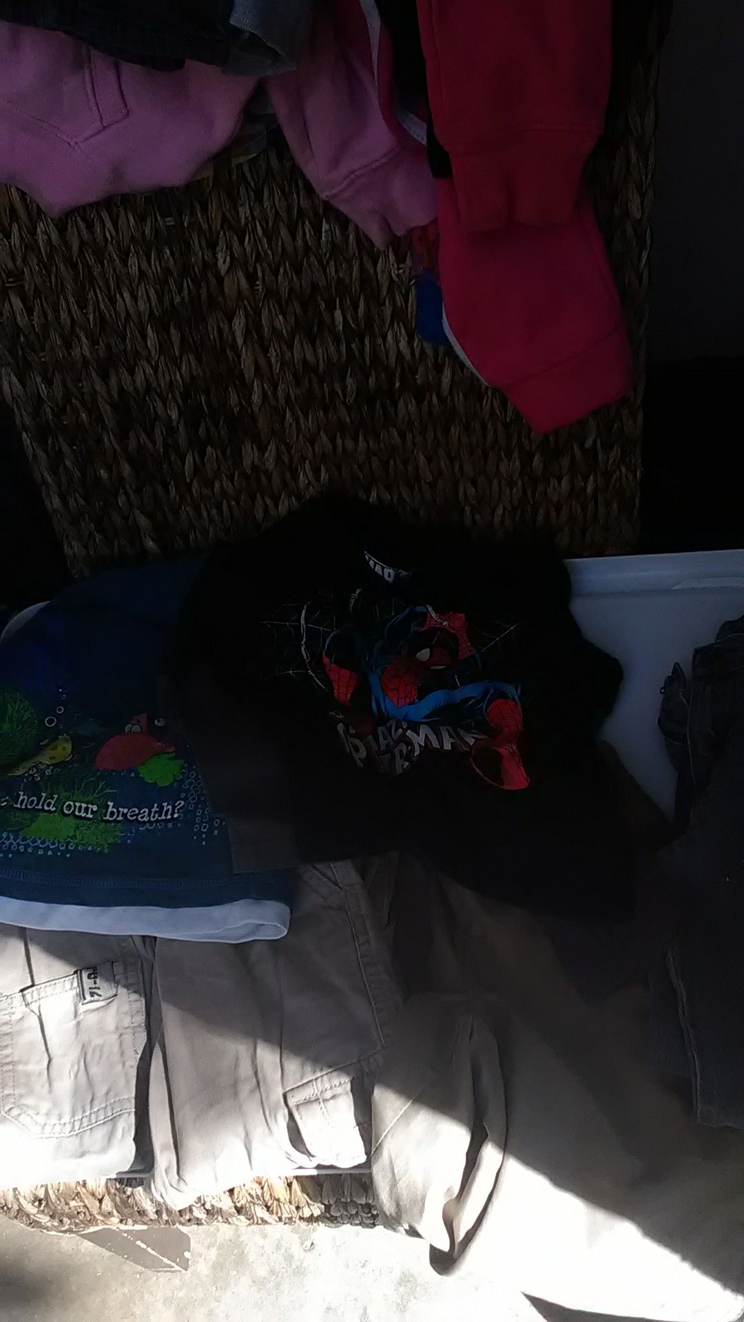 ALL KINDS OF TODDLER BOY SIZE 24 MONTHS TO 4 T ALL NAME BRAND IN EXCELLENT CONDITION I'M SELLING CHEAP