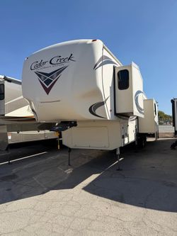 2018 CEDAR CREEK SILVERBACK SERIES M-37MBH