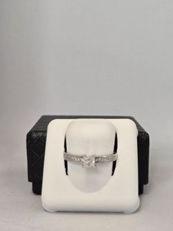 Beautiful Size 8 Ring
