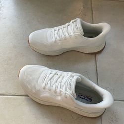 SKECHERS WHITE HANDS FREE Slip-ins-Women’s Size 7.5- Like New And Waterproofed