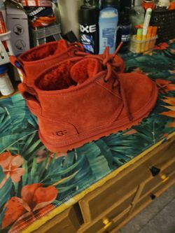 UGGs Women's Size 5