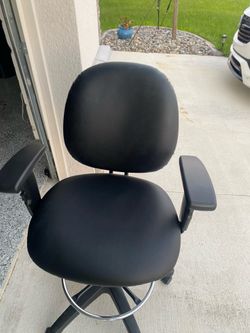 Tall/high office/counter chair