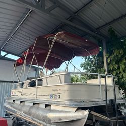 2006 Sun Tracker Pontoon Boat