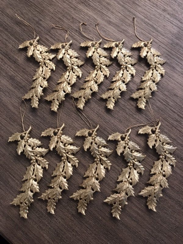 10 Gold Berry Leaf Ornaments