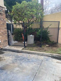 Fence/gates/wrought iron