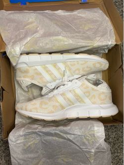 NEW Adidas Swift Run X Women’s 9.5 White Cream Leopard Print Sneakers