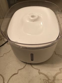 Pets water dispenser