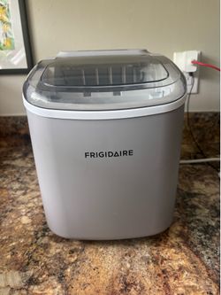 Frigidaire Countertop Ice Machine