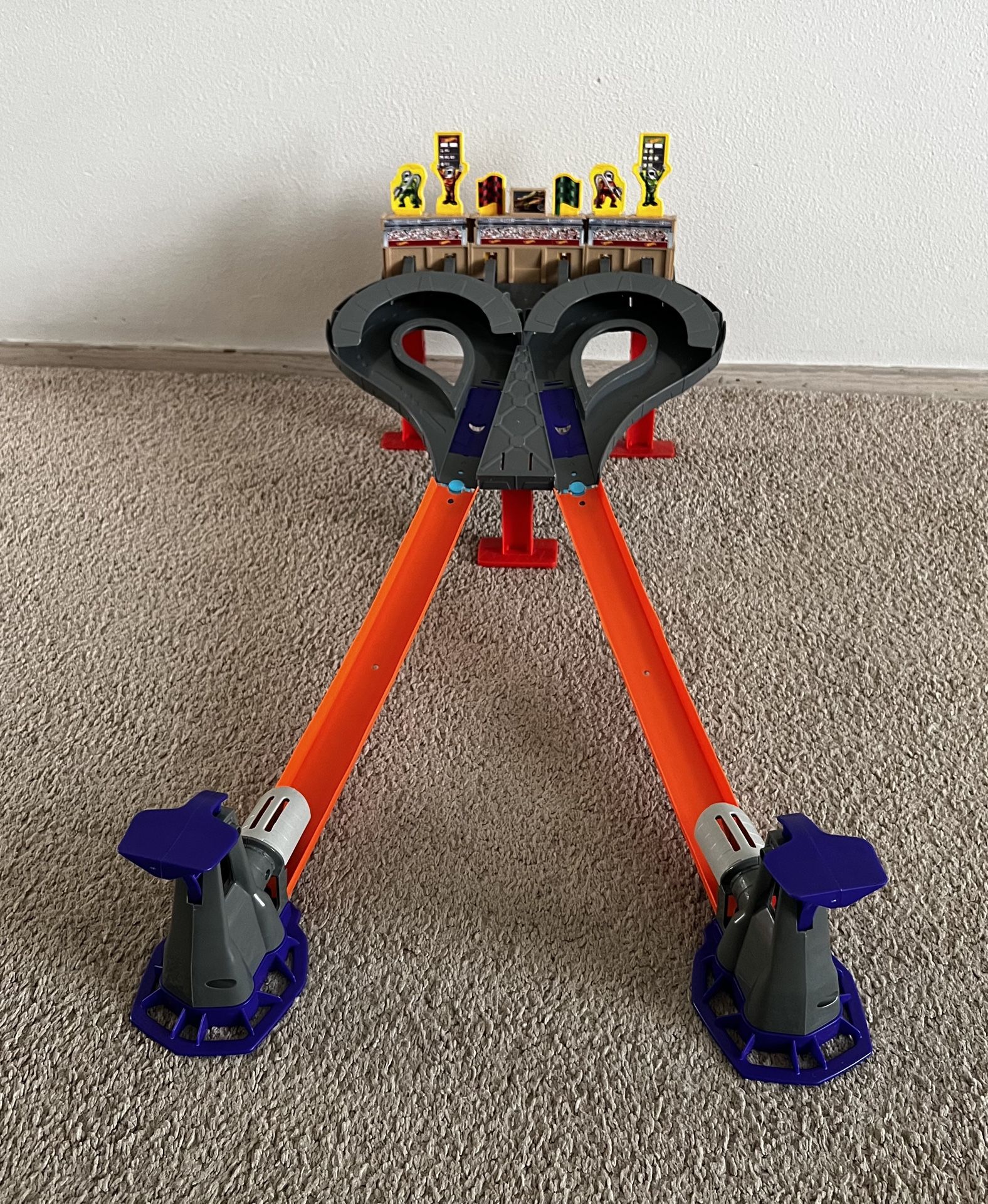 Hot Wheels Raceway Toy For Kids. Like New