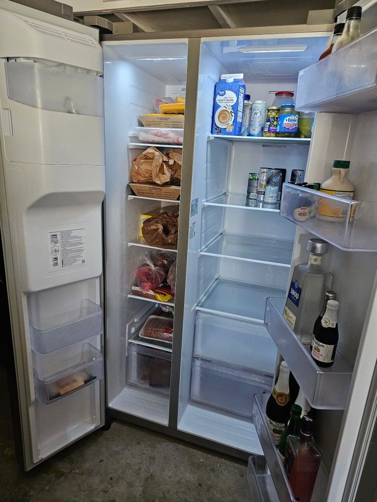 Samsung 27.4 Cubic Refrigerator