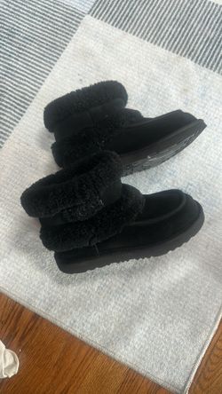 Ugg Ultra Mini Fluff Ankle Boots size 4