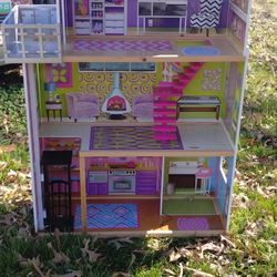 Barbie Play House 