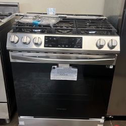 NEW OPEN BOX SAMSUNG GAS SLIDE IN STOVE 30”