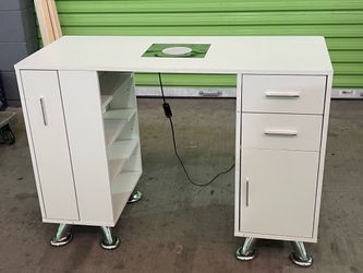 Manicure table