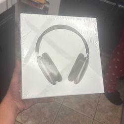 AirPod Maxes Midnight 