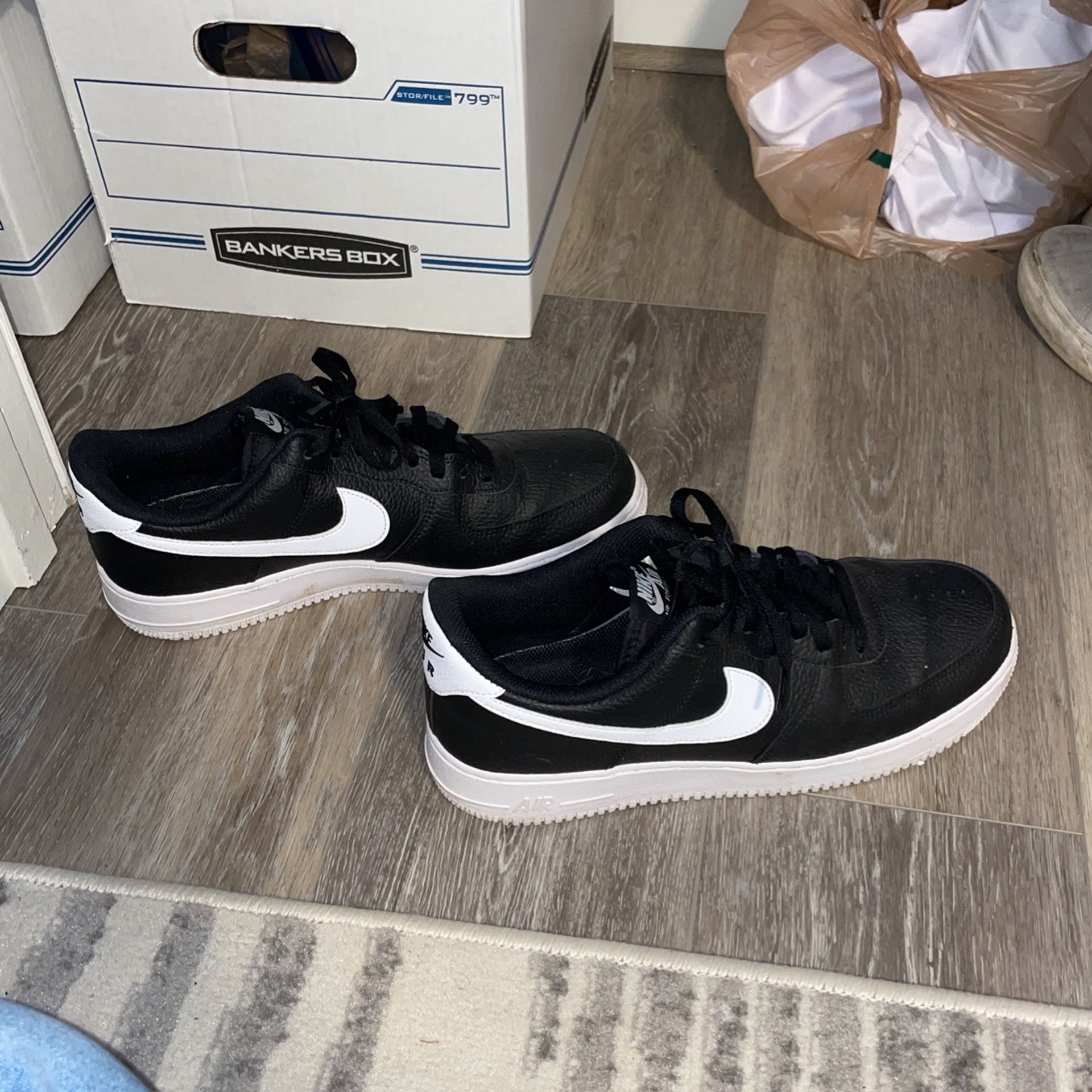 Nike Air Force 1, black/white, size 12