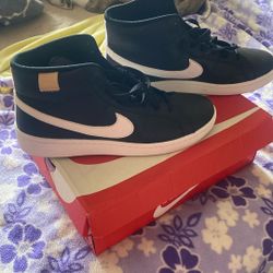 Nike Mens 11.5 