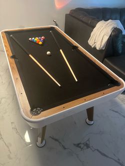 Pool table modern 5’5”
