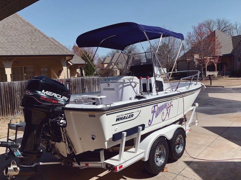 1996 Boston Whaler Outrage 19