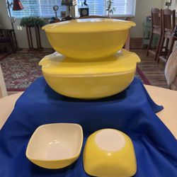 Pyrex (MCM) 1949  Harves Yellow “Hostess Sets” Covered Casserole and Table Set.