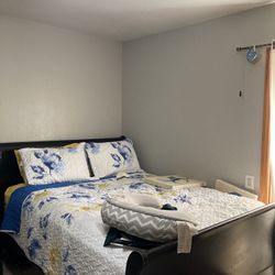 Bedroom set with Mattress