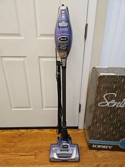 New Cond SHARK ROCKET MODEL  works EXCELLENT  , IN THE BOX