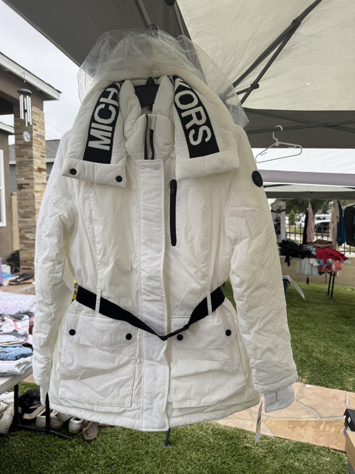 $60 NEW MICHAEL KORS JACKET WHITE AND BLACK