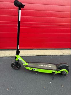 Razor E90 Scooter