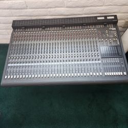Makie 32/8 Mixer