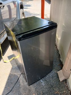 Arctic King Mini Fridge