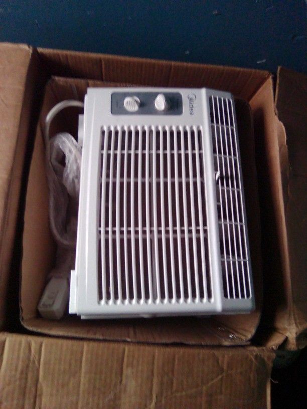 A/C Air Conditioner - Midea