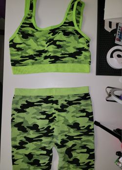 Women's 2 Peice Size S/M Set