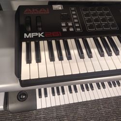 Akai MPK 261 KEYBOARD 