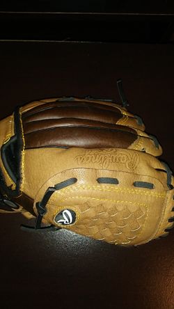 Kids Rawlings playmaker series baseball glove