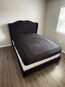 Queen Bed Frame Mattress and Box Spring !!